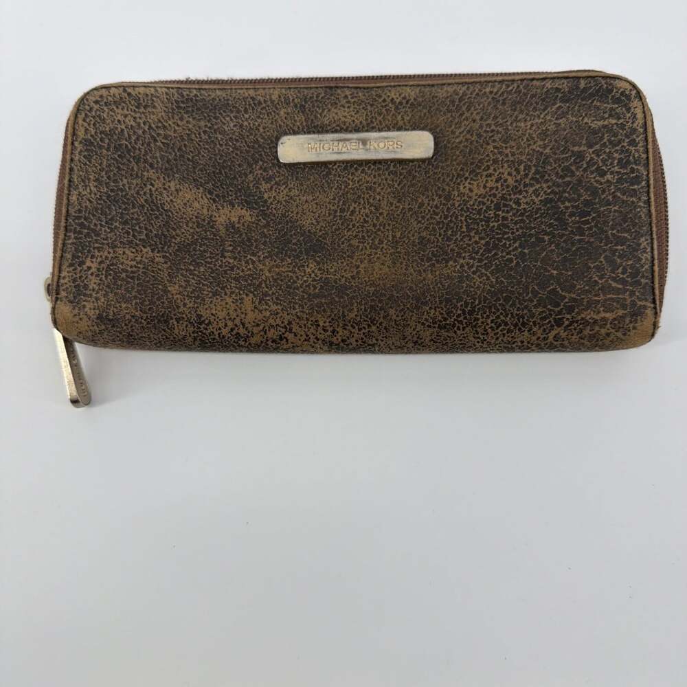 Michael Kors Wallet Light Brown Distressed Leather Suede Gold Logo Accent